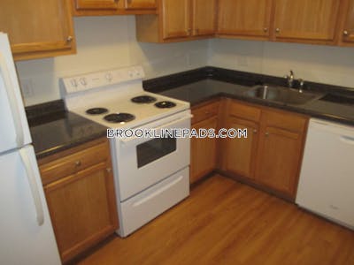 Brookline 2 Beds 1 Bath  Beaconsfield - $3,295 No Fee