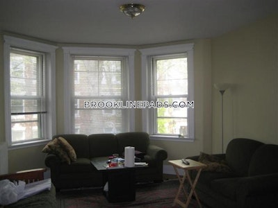 Brookline 2 Beds 1 Bath  Boston University - $4,400 No Fee