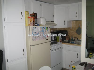 Brookline 0 Bed 1 Bath BROOKLINE- COOLIDGE CORNER $2,215 Coolidge Corner - $2,215 No Fee