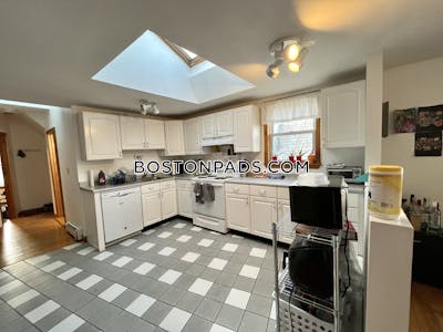 Brighton 3 Bed 1 Bath BOSTON Boston - $3,300 No Fee