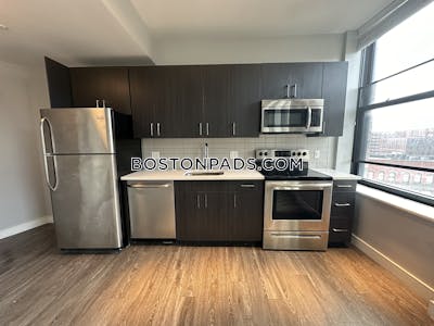 Lynn 1 Bed 1 Bath - $2,250 No Fee