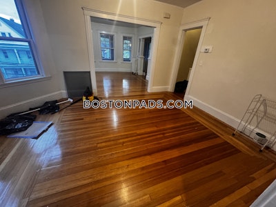 Somerville 3 Bed 1 Bath SOMERVILLE- WEST SOMERVILLE/ TEELE SQUARE $3,600  West Somerville/ Teele Square - $4,225 No Fee