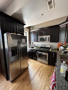 Roxbury Fantastic 4 Bed on Perrin St in Roxbury Available Sept. 1! Boston - $4,800