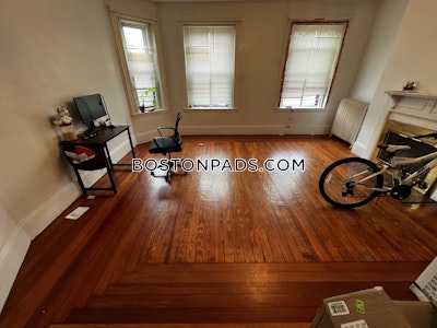 Fort Hill 3 Beds 1 Bath Boston - $3,600