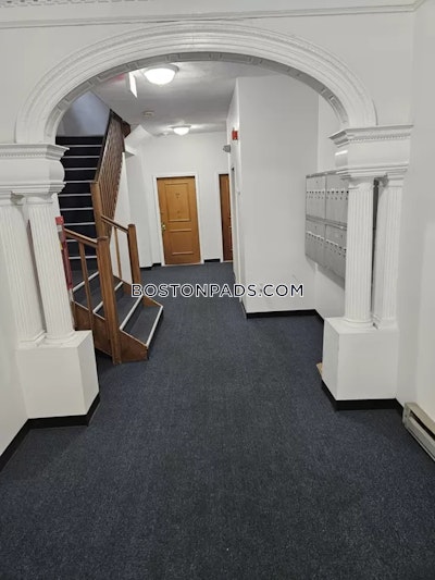 Fenway/kenmore Large Studio 1 Bath BOSTON Boston - $2,130 No Fee