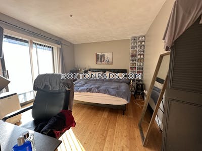 Newton 1 Bed 1 Bath NEWTON  Newtonville - $2,100 No Fee