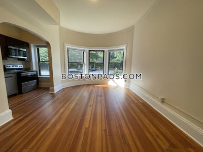 Brookline 1 Bed 1 Bath BROOKLINE- COOLIDGE CORNER $3,000  Coolidge Corner - $3,000 50% Fee