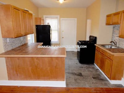 Jamaica Plain Apartment for rent 3 Bedrooms 1 Bath Boston - $3,300