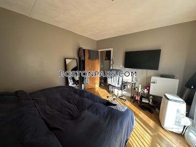 Newton Apartment for rent 1 Bedroom 1 Bath  Newtonville - $2,100 No Fee